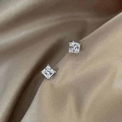 [Amore Jewels]Delicate Square Shape Earrings
