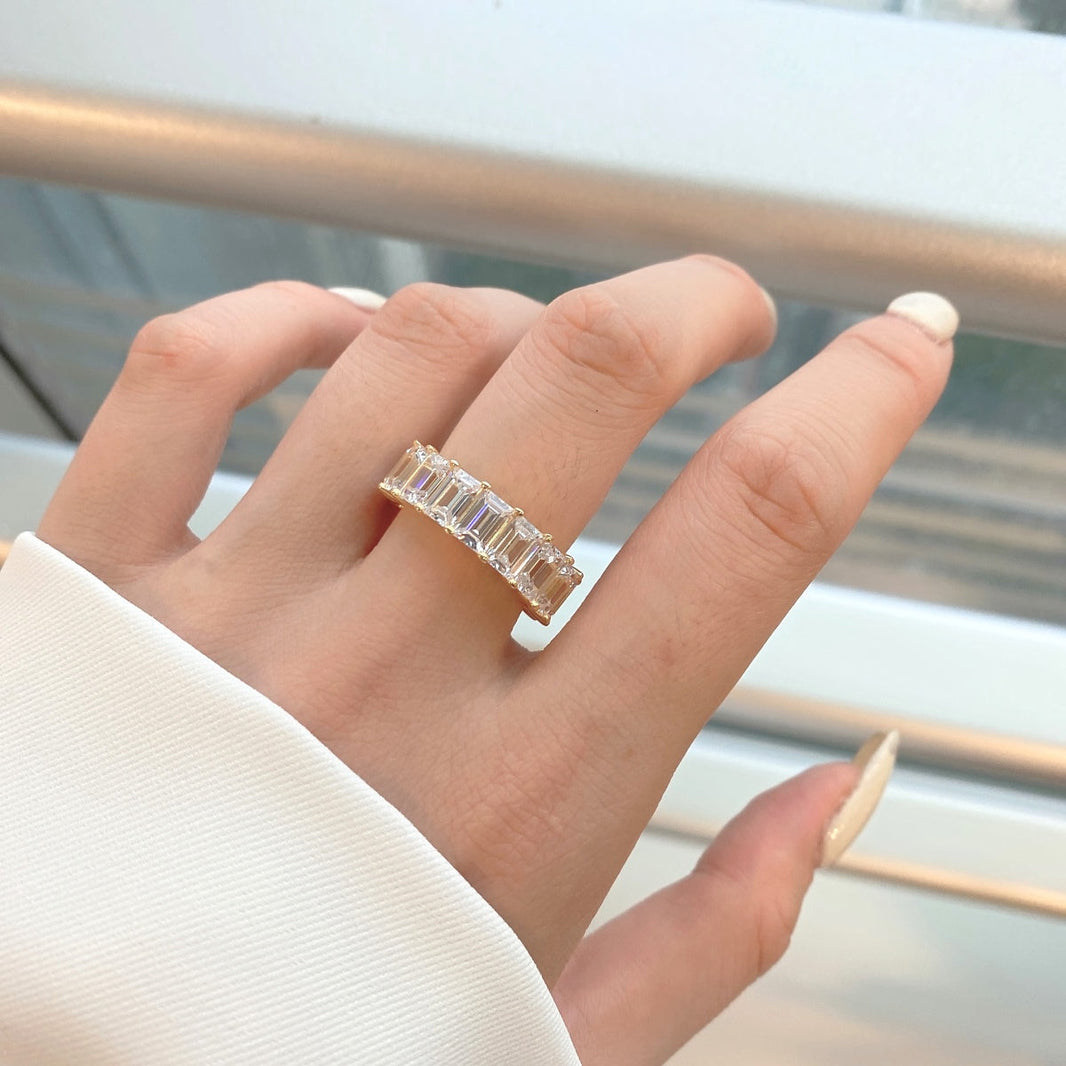 [Amore Jewels]0.75 Carat Elegant Emerald Cut Tennis Ring