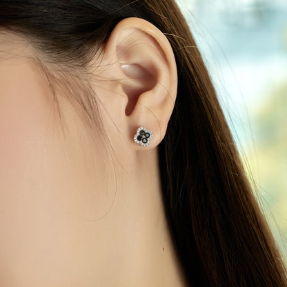 [Amore Jewels]Four-Leaf Clover Flower Shaped Earrings