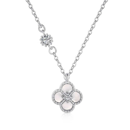 [Amore Jewels]Delicate Flower Shape Necklace