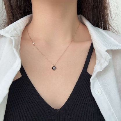 [Amore Jewels]Delicate Flower Shape Necklace