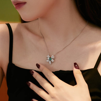 [Amore Jewels]Luxurious Flower Shape Emerald Cut Necklace