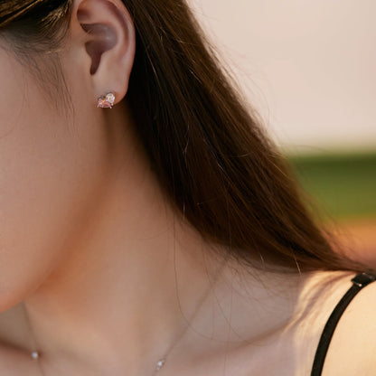 [Amore Jewels]Dazzling Elegant Heart Cut Lover Earrings