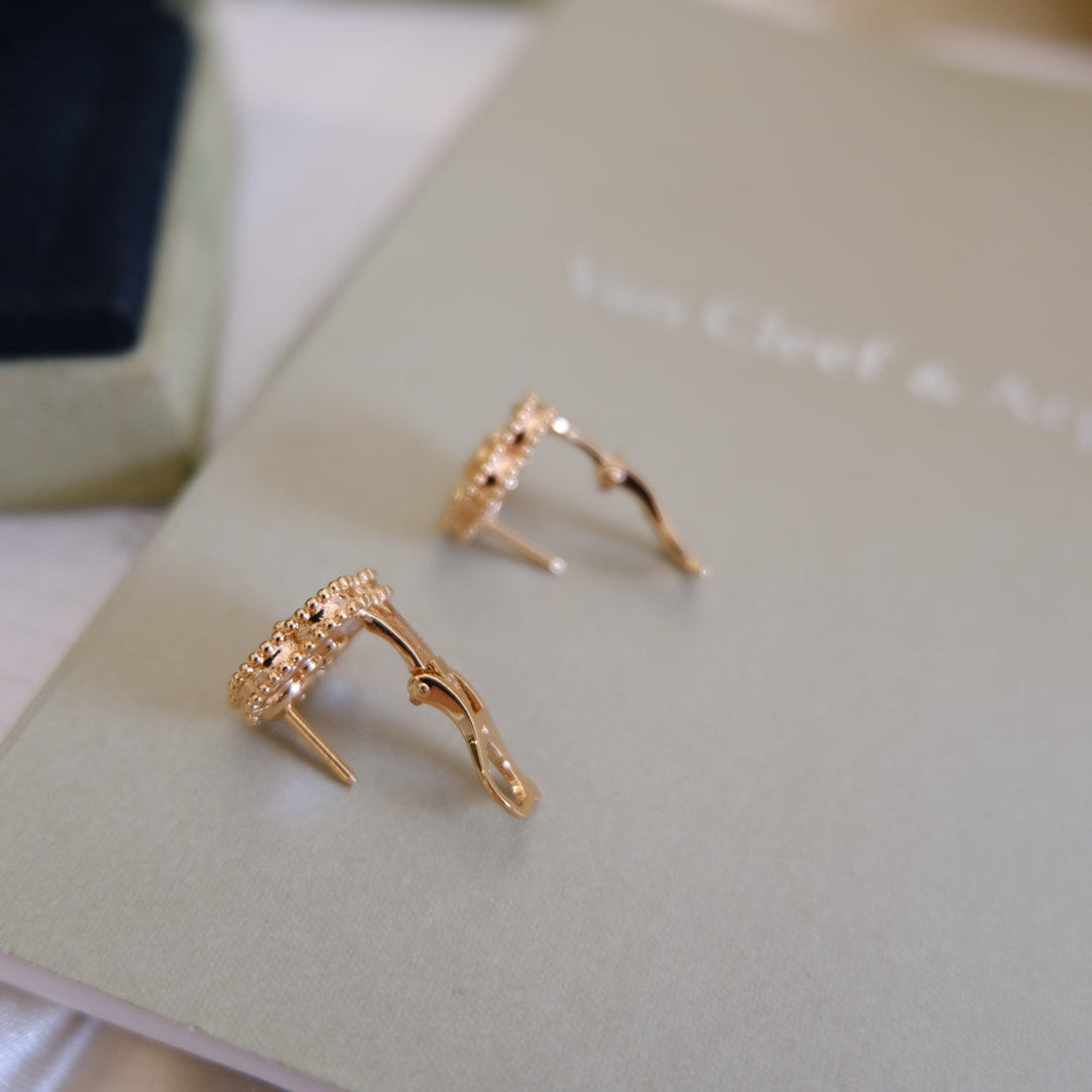 [Amore Jewels]LUCKY PINK GOLD WHITE MOP EARRINGS