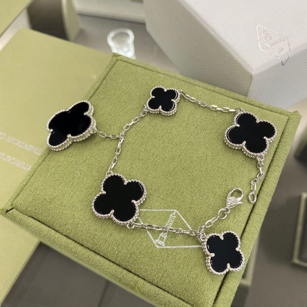[Amore Jewels]CLOVER 5 MOTIFS SIVLER ONYX BRACELET