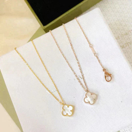 [Amore Jewels]CLOVER MINI 9.5MM WHITE MOTHER-OF-PEARL NECKLACE