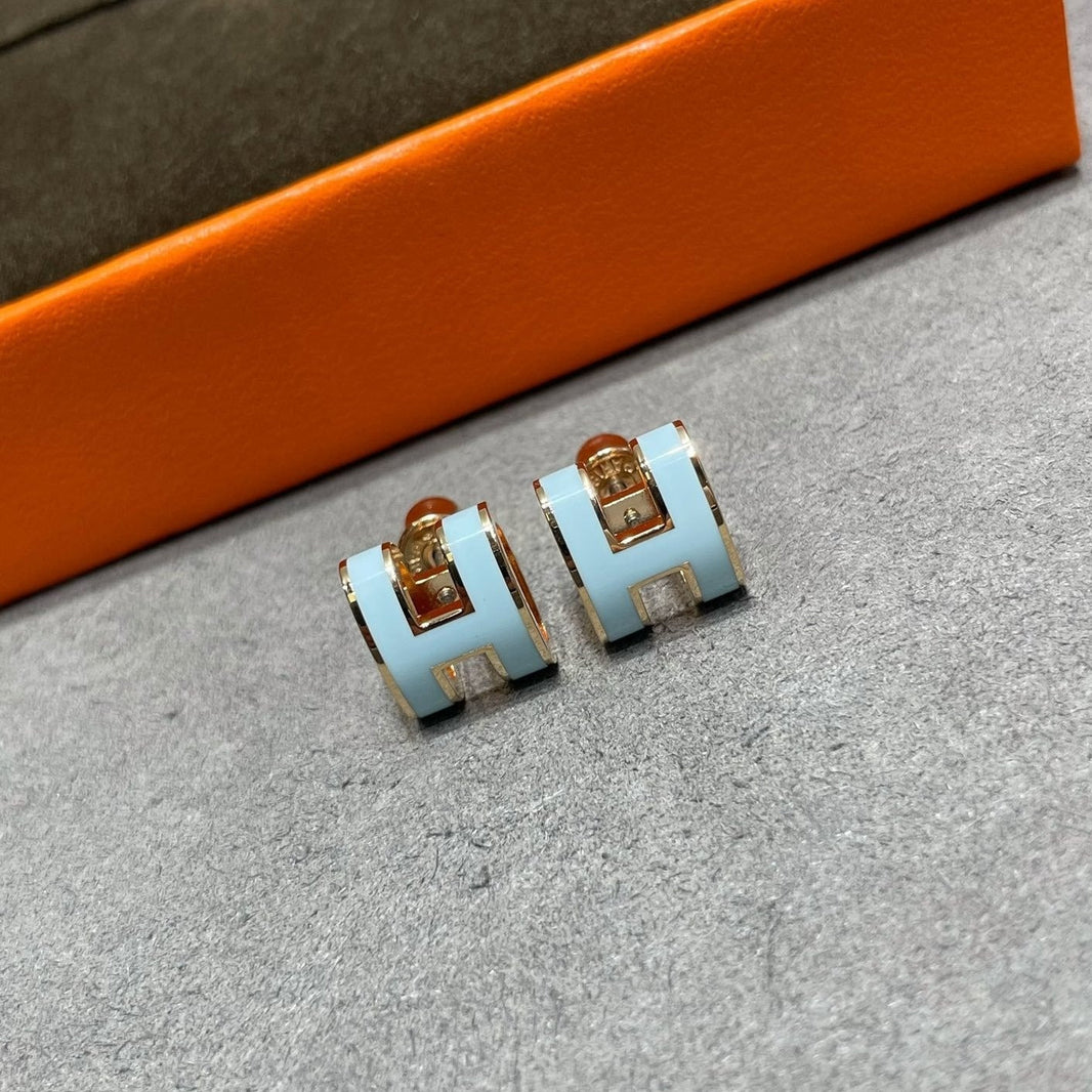 [Amore Jewels]POP H SKY BLUE STUD EARRINGS