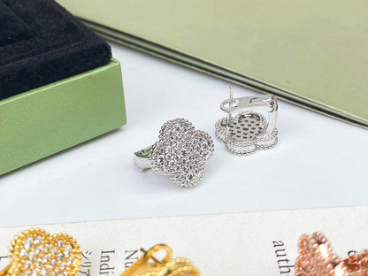 [Amore Jewels]CLOVER DIAMOND STUD EARRINGS