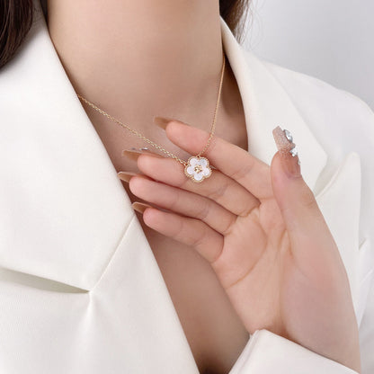 [Amore Jewels]LUCKY  WHITE MOP  PLUM BLOSSOM NECKLACE