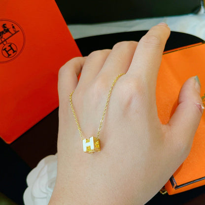 [Amore Jewels]H WHITE SQUARE GOLD NECKLACE