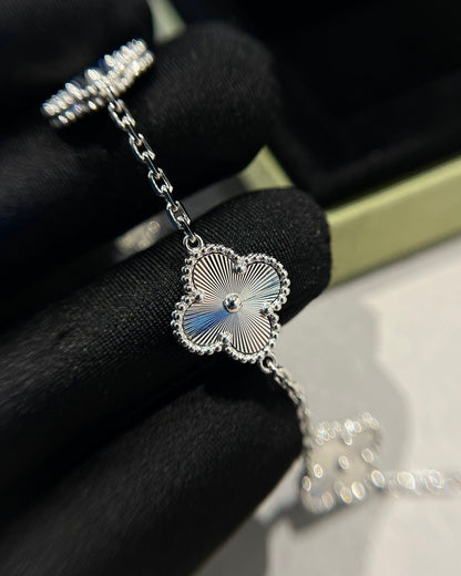 [Amore Jewels] CLOVER 5 MOTIF LASER BRACELET COLLECTION
