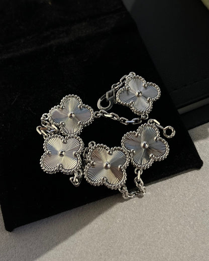 [Amore Jewels] CLOVER 5 MOTIF LASER BRACELET COLLECTION