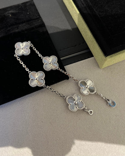 [Amore Jewels] CLOVER 5 MOTIF LASER BRACELET COLLECTION